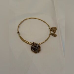 Wind & Fire Gold Best Friend Bracelet